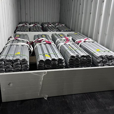 Tracks Packaging